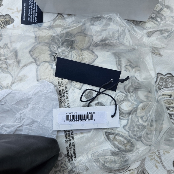 Dooney and Bourke - Picture 4 of 8